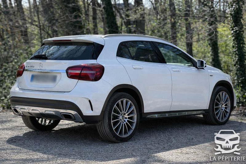 MERCEDES GLA 200D 136CH STARLIGHT EDITION 7G-DCT  2019
