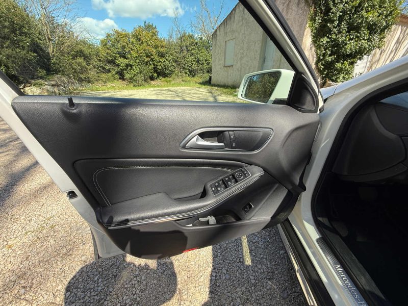 MERCEDES GLA 200D 136CH STARLIGHT EDITION 7G-DCT  2019