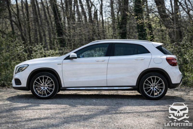 MERCEDES GLA 200D 136CH STARLIGHT EDITION 7G-DCT  2019
