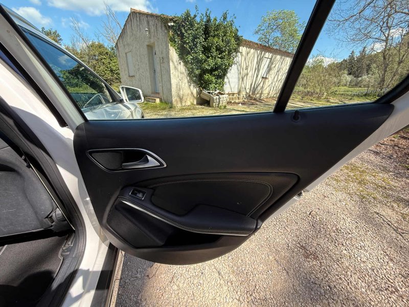 MERCEDES GLA 200D 136CH STARLIGHT EDITION 7G-DCT  2019