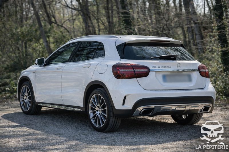 MERCEDES GLA 200D 136CH STARLIGHT EDITION 7G-DCT  2019