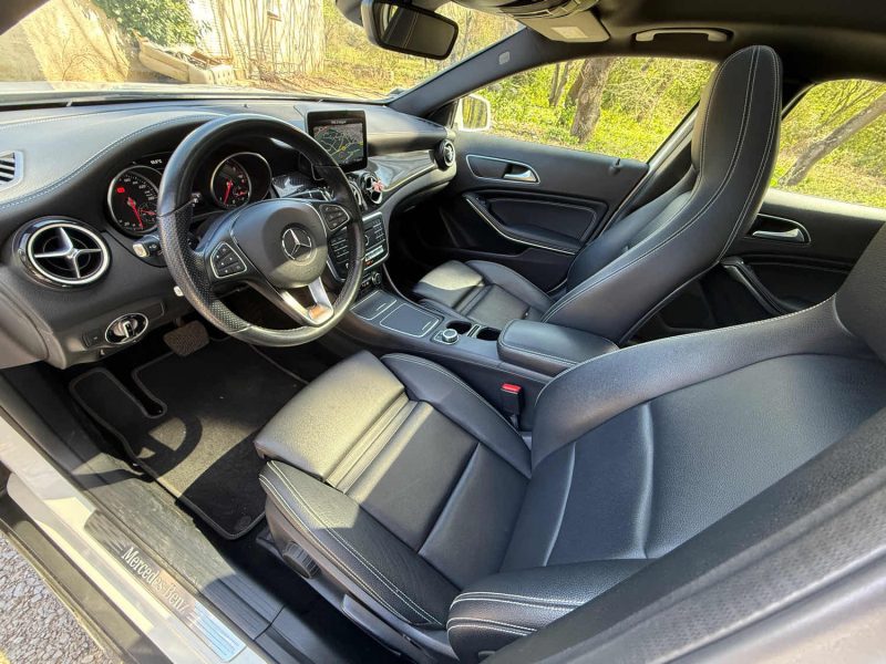 MERCEDES GLA 200D 136CH STARLIGHT EDITION 7G-DCT  2019