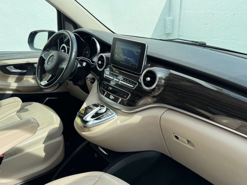 MERCEDES CLASSE V 250 D EXTRA-LONG DESIGN 7G-TRONIC PLUS 7 PLACES /ATTELAGE/6 MOIS GARANTIE 2017