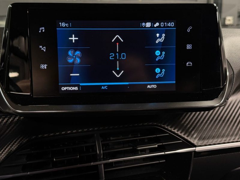 PEUGEOT 2008 II ALLURE PACK 1.2 100 Cv 1ERE MAIN 19800Km Apple& Android VIRTUAL COCKPIT Garantie 1an