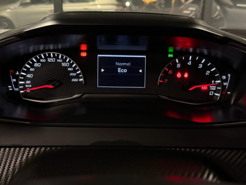 PEUGEOT 2008 II ALLURE PACK 1.2 100 Cv 1ERE MAIN 19800Km Apple& Android VIRTUAL COCKPIT Garantie 1an