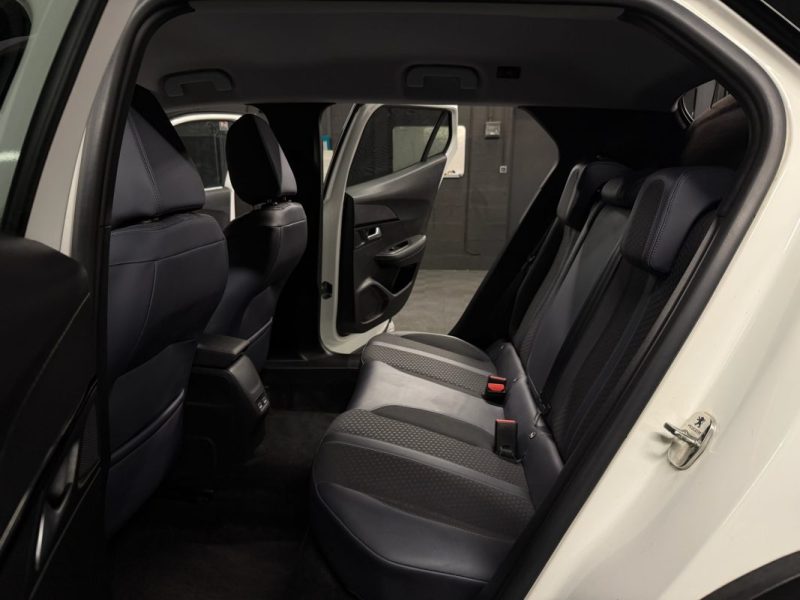 PEUGEOT 2008 II ALLURE PACK 1.2 100 Cv 1ERE MAIN 19800Km Apple& Android VIRTUAL COCKPIT Garantie 1an