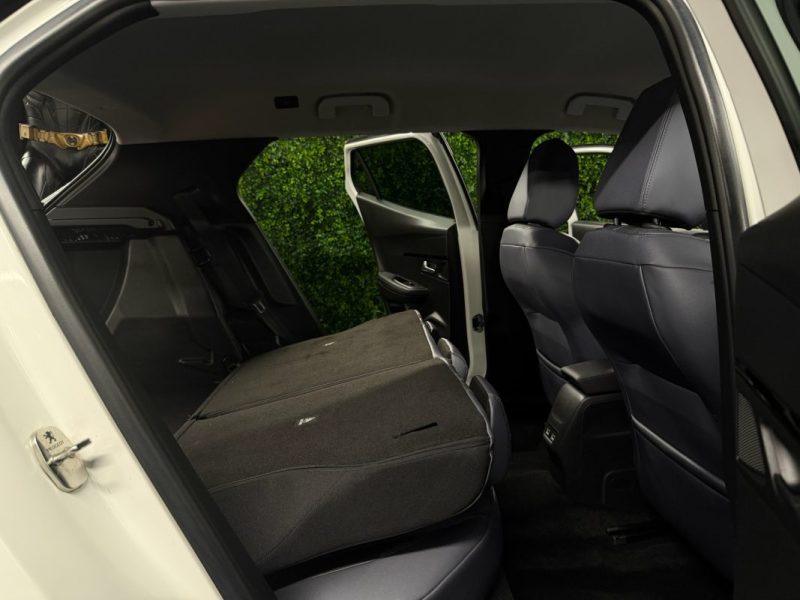PEUGEOT 2008 II ALLURE PACK 1.2 100 Cv 1ERE MAIN 19800Km Apple& Android VIRTUAL COCKPIT Garantie 1an