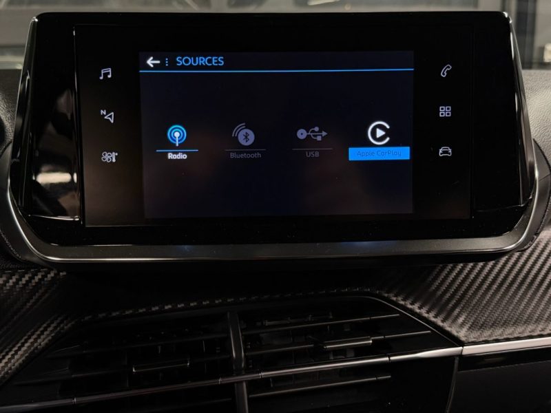 PEUGEOT 2008 II ALLURE PACK 1.2 100 Cv 1ERE MAIN 19800Km Apple& Android VIRTUAL COCKPIT Garantie 1an