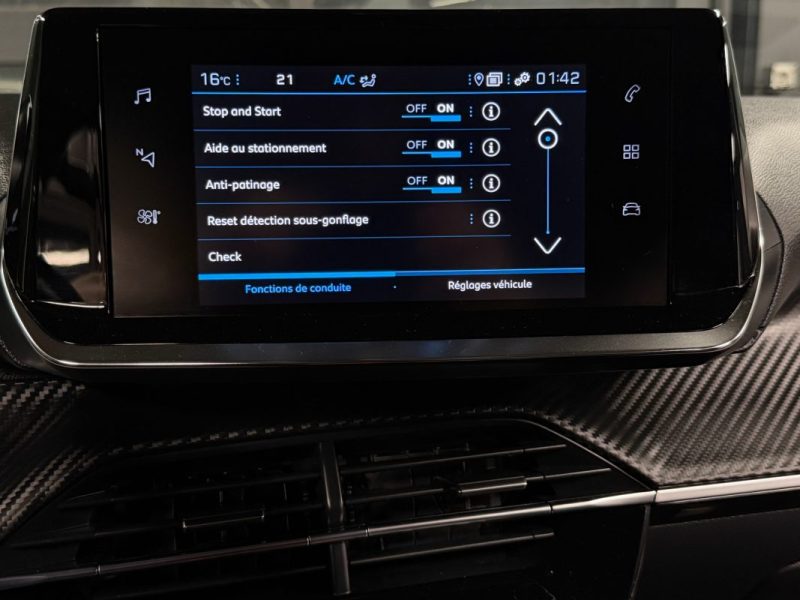 PEUGEOT 2008 II ALLURE PACK 1.2 100 Cv 1ERE MAIN 19800Km Apple& Android VIRTUAL COCKPIT Garantie 1an