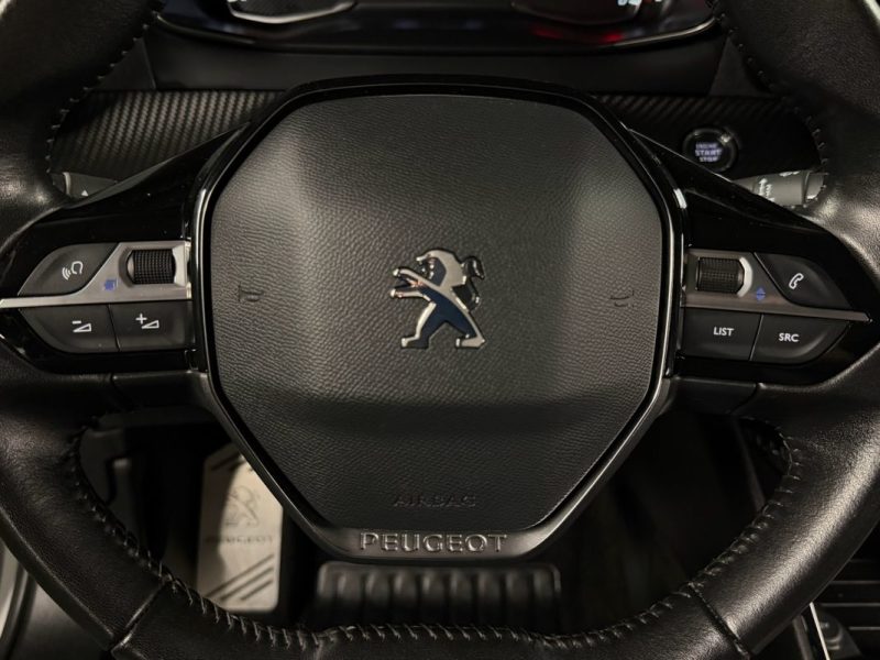 PEUGEOT 2008 II ALLURE PACK 1.2 100 Cv 1ERE MAIN 19800Km Apple& Android VIRTUAL COCKPIT Garantie 1an