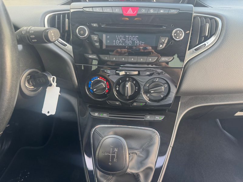 LANCIA YPSILON 0.9 TWINAIR 85CV PLATINIUM+ BVA 2012