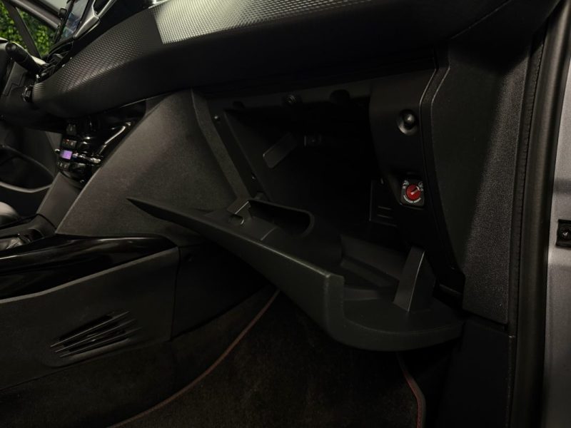 PEUGEOT 2008 PHASE 2 GT LINE 1.2 110 Cv 1ERE MAIN / GPS APPLE CARPLAY & ANDROID - GARANTIE 1 AN