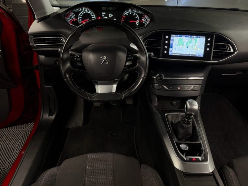 PEUGEOT 308 II ALLURE 1.2 130 Cv ECRAN GPS TACTILE CAMERA RECUL BVM6 CRIT AIR 1 - GARANTIE 1 AN