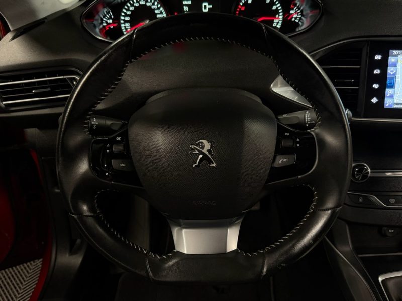 PEUGEOT 308 II ALLURE 1.2 130 Cv ECRAN GPS TACTILE CAMERA RECUL BVM6 CRIT AIR 1 - GARANTIE 1 AN
