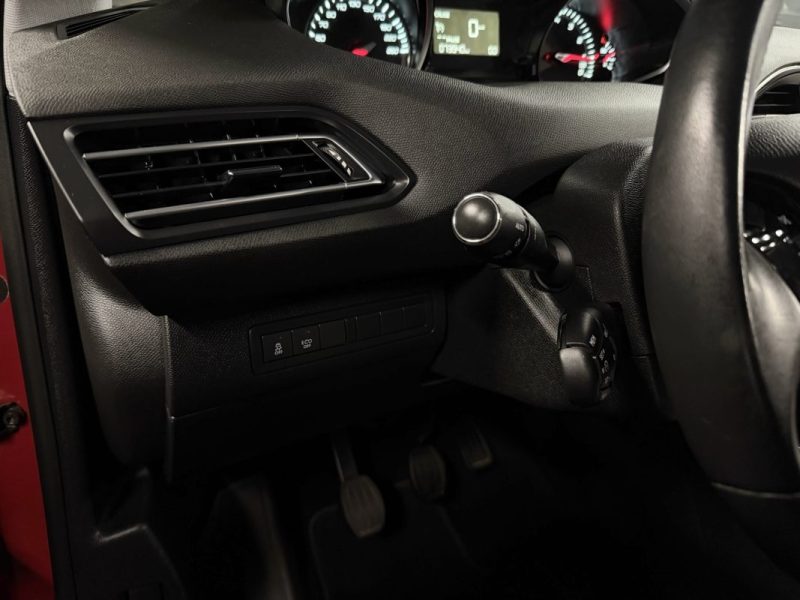 PEUGEOT 308 II ALLURE 1.2 130 Cv ECRAN GPS TACTILE CAMERA RECUL BVM6 CRIT AIR 1 - GARANTIE 1 AN
