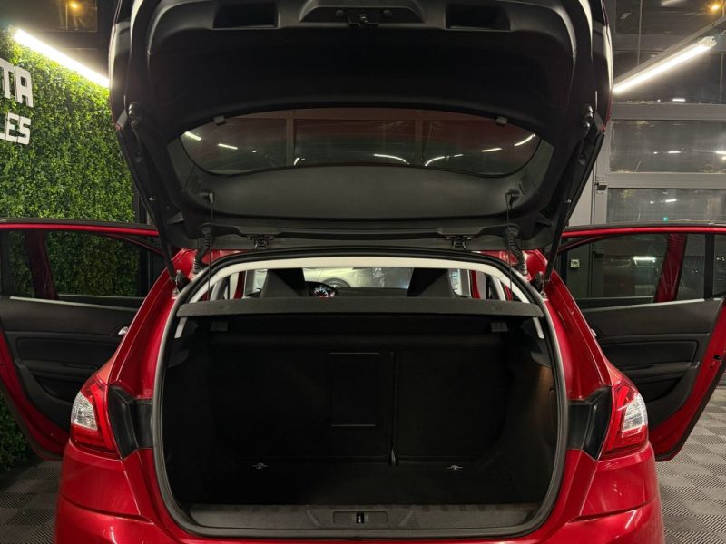PEUGEOT 308 II ALLURE 1.2 130 Cv ECRAN GPS TACTILE CAMERA RECUL BVM6 CRIT AIR 1 - GARANTIE 1 AN