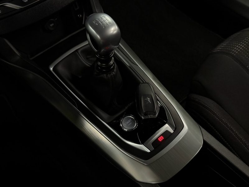 PEUGEOT 308 II ALLURE 1.2 130 Cv ECRAN GPS TACTILE CAMERA RECUL BVM6 CRIT AIR 1 - GARANTIE 1 AN