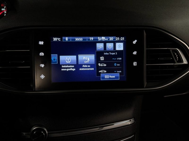 PEUGEOT 308 II ALLURE 1.2 130 Cv ECRAN GPS TACTILE CAMERA RECUL BVM6 CRIT AIR 1 - GARANTIE 1 AN