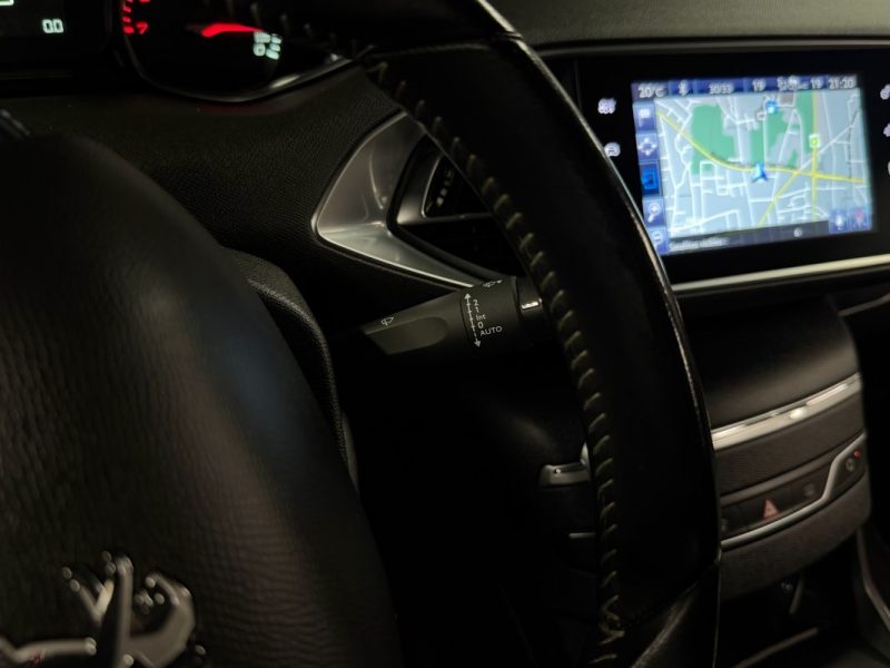 PEUGEOT 308 II ALLURE 1.2 130 Cv ECRAN GPS TACTILE CAMERA RECUL BVM6 CRIT AIR 1 - GARANTIE 1 AN