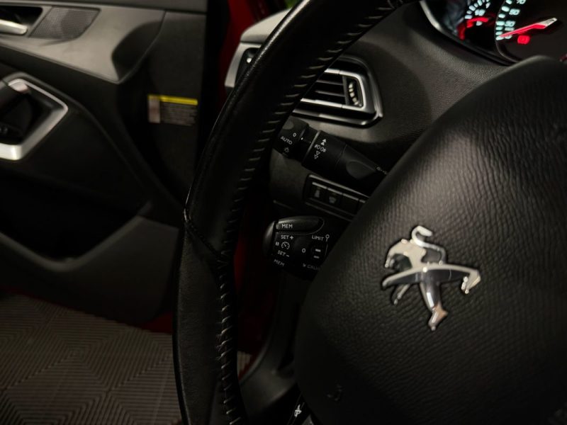 PEUGEOT 308 II ALLURE 1.2 130 Cv ECRAN GPS TACTILE CAMERA RECUL BVM6 CRIT AIR 1 - GARANTIE 1 AN