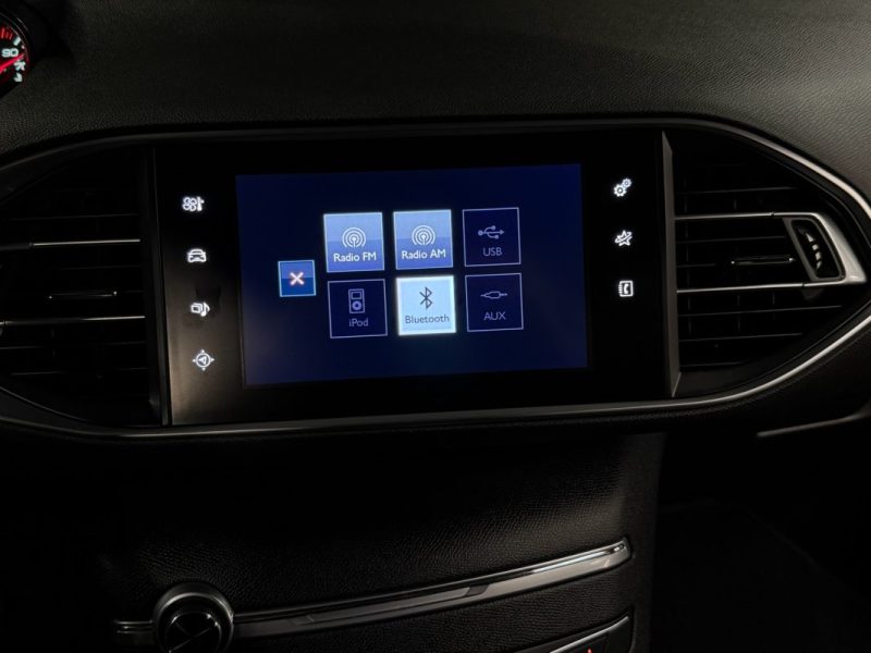 PEUGEOT 308 II ALLURE 1.2 130 Cv ECRAN GPS TACTILE CAMERA RECUL BVM6 CRIT AIR 1 - GARANTIE 1 AN