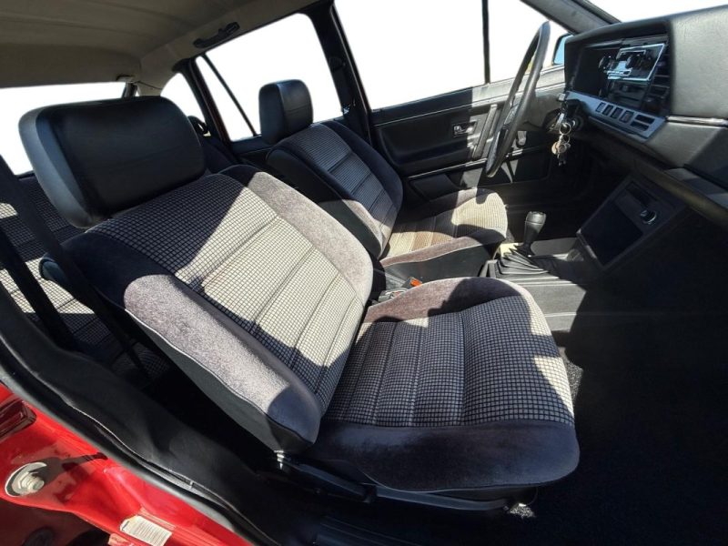 VOLKSWAGEN PASSAT 1.6I 85CH GL 1982 --Seulement 10200km--