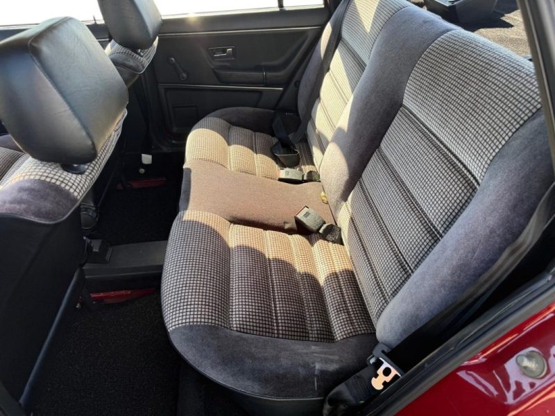 VOLKSWAGEN PASSAT 1.6I 85CH GL 1982 --Seulement 10200km--
