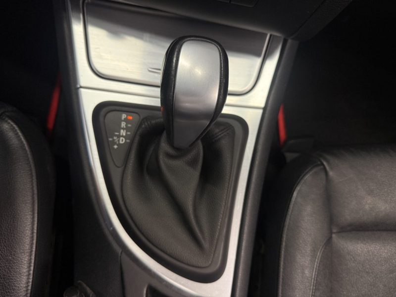 BMW SERIE 1 (E88) Cabriolet 118 dA 143 ch Luxe Boite Auto