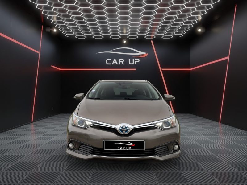 TOYOTA AURIS HYBRID 136 h Dynamic
