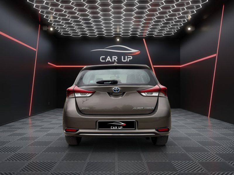 TOYOTA AURIS HYBRID 136 h Dynamic