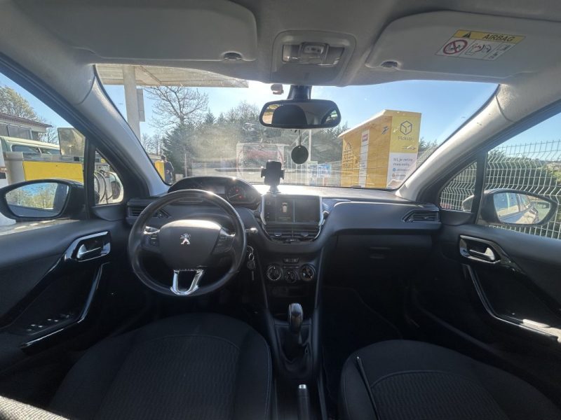 PEUGEOT 208 Signature Vti 82Ch / Ecran Tactile Suivi entretien complet