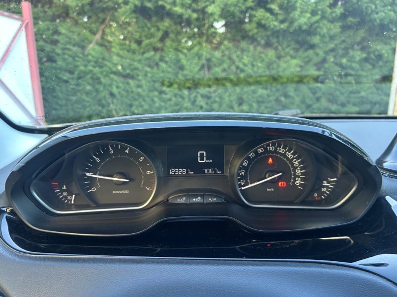 PEUGEOT 208 Signature Vti 82Ch / Ecran Tactile Suivi entretien complet