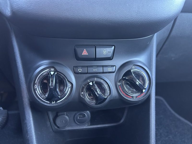 PEUGEOT 208 Signature Vti 82Ch / Ecran Tactile Suivi entretien complet