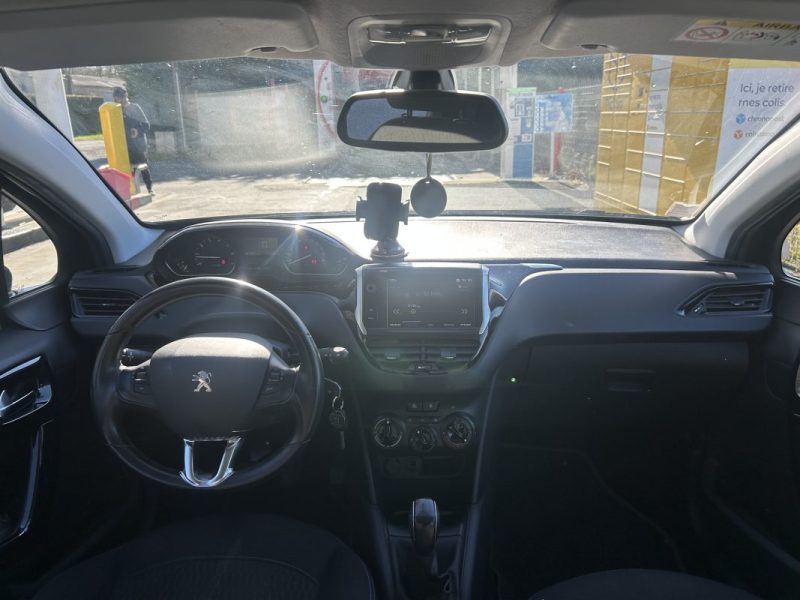 PEUGEOT 208 Signature Vti 82Ch / Ecran Tactile Suivi entretien complet