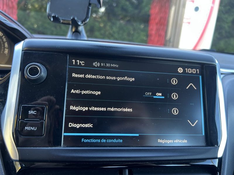 PEUGEOT 208 Signature Vti 82Ch / Ecran Tactile Suivi entretien complet