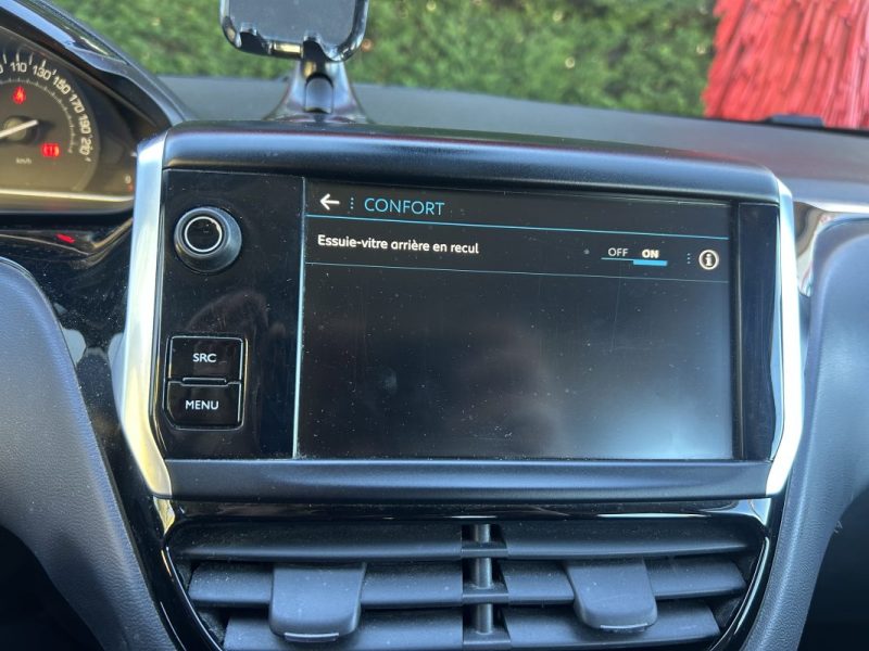 PEUGEOT 208 Signature Vti 82Ch / Ecran Tactile Suivi entretien complet