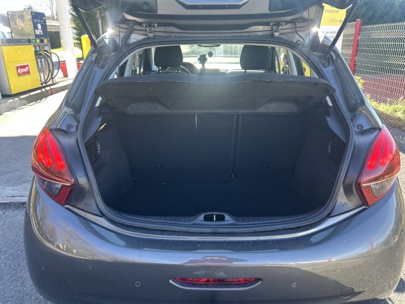 PEUGEOT 208 Signature Vti 82Ch / Ecran Tactile Suivi entretien complet