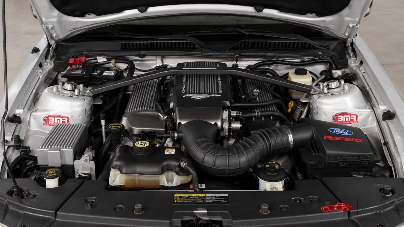 Ford Mustang GT Cabriolet V8 – 80 500 km – Intérieur Rouge – Dynomax – Suivi complet