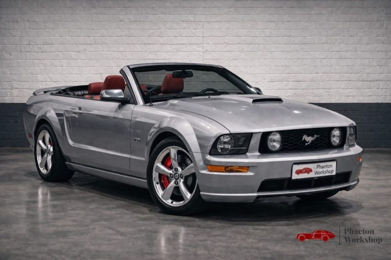 Ford Mustang GT Cabriolet V8 | 80 500 KM | Echappement Sport | INT Rouge | CG Francaise