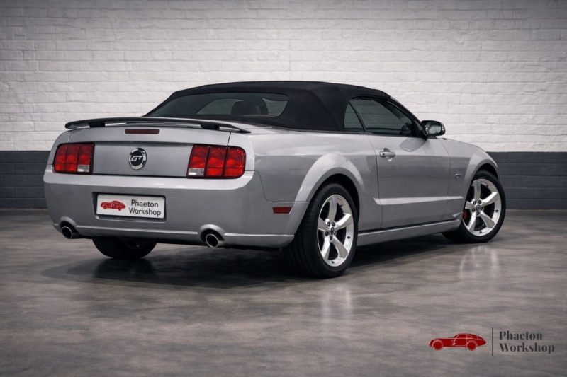 Ford Mustang GT Cabriolet V8 | 80 500 KM | Echappement Sport | INT Rouge | CG Francaise