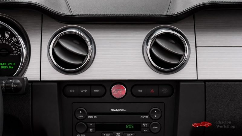 Ford Mustang GT Cabriolet V8 – 80 500 km – Intérieur Rouge – Dynomax – Suivi complet