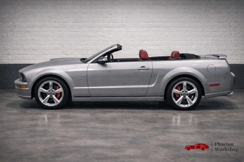 Ford Mustang GT Cabriolet V8 | 80 500 KM | Echappement Sport | INT Rouge | CG Francaise