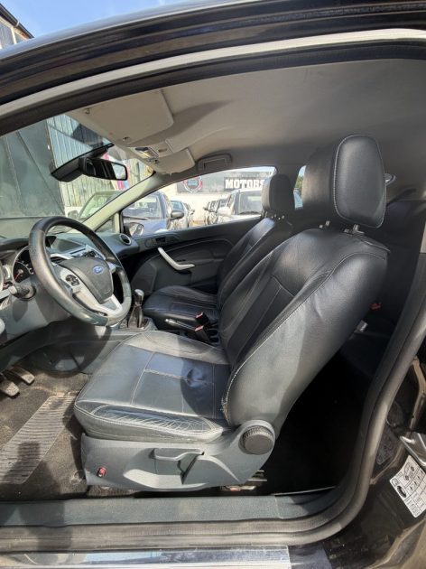 FORD FIESTA 1.25 TITAMIUM 2011 - Boite Manuelle - 69 104Kms - Premier Main - SUIVIT FORD