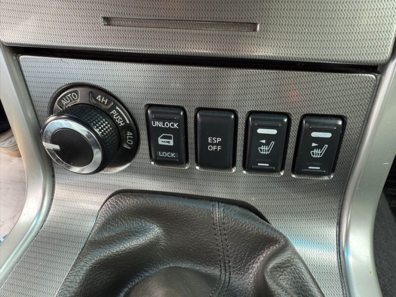 NISSAN PATHFINDER 2.5l DCI 190CV 7 PLACES 4WD 