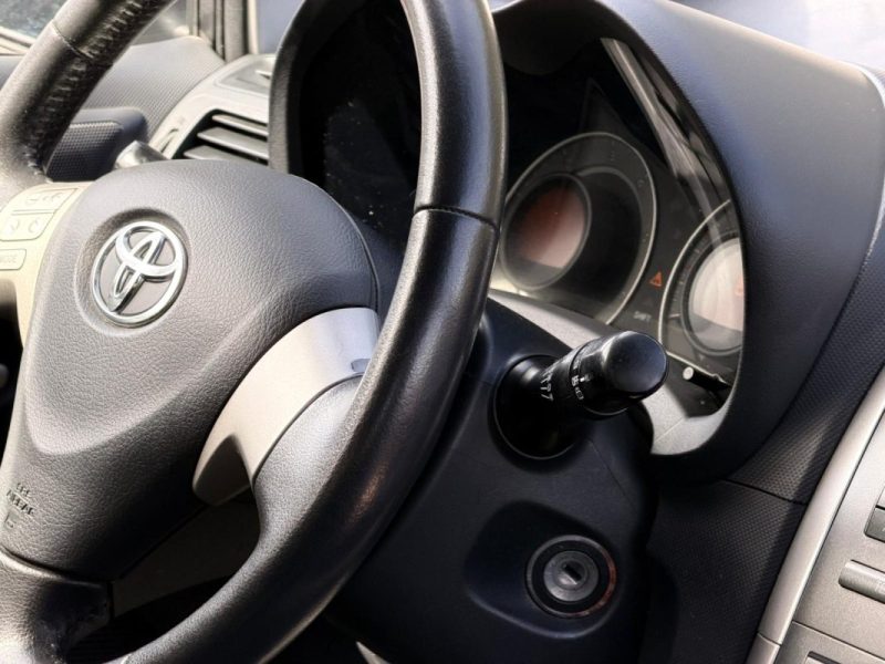 Toyota Auris D-4D 90ch Linéa Luna | 1ère Main
