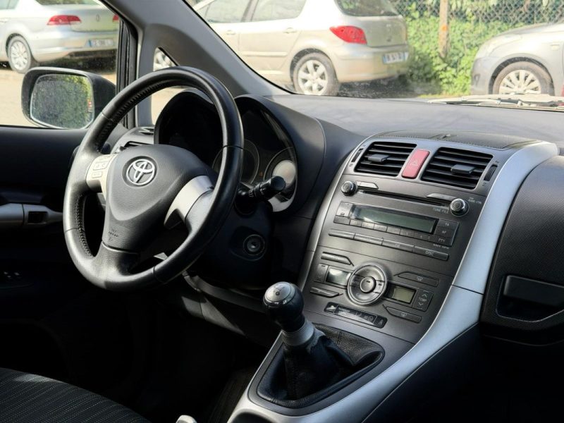Toyota Auris D-4D 90ch Linéa Luna | 1ère Main