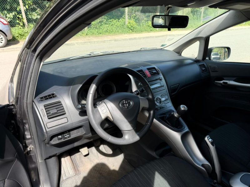 TOYOTA AURIS 90 D-4D LINÉA LUNA  