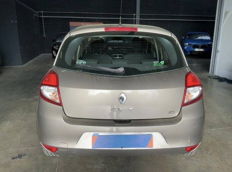 RENAULT CLIO III EXPRESSION CLIM 1.5DCI 90