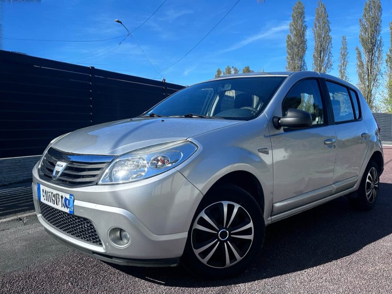DESTOCKAGE EXCEPTIONNEL  DACIA SANDERO  2011