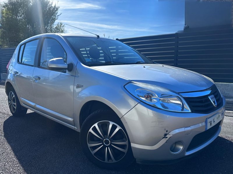 DESTOCKAGE EXCEPTIONNEL  DACIA SANDERO  2011